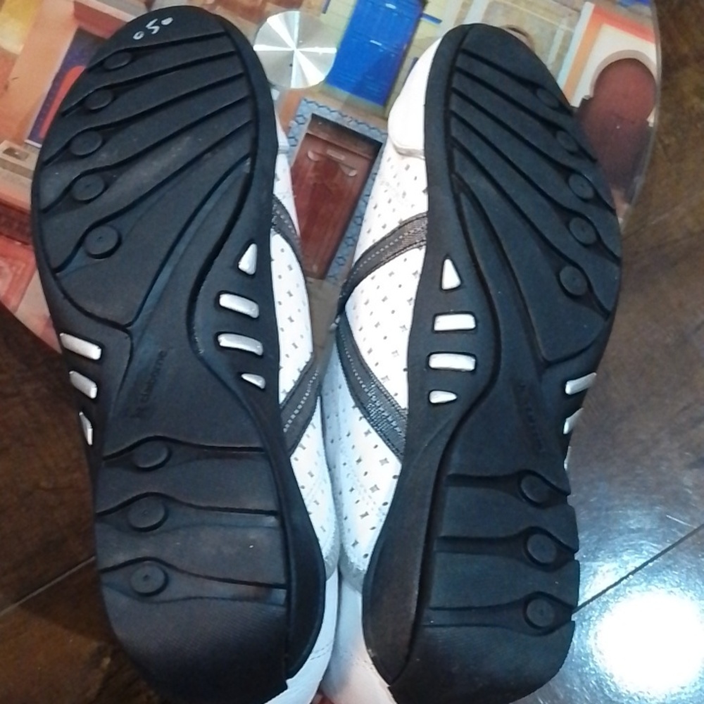 Liz Claiborne 9.5 Riva leather upper trainers - Picture 6 of 8
